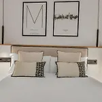Lovely & Balcony By Ele شقة